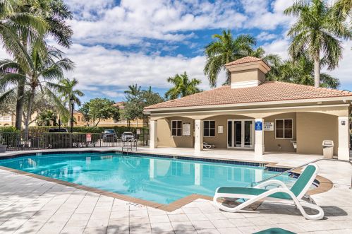 8902 19 St, Hollywood FL 33025-7613 exterior