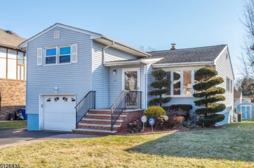 436 Walnut St, Nutley, NJ 07110-1339
