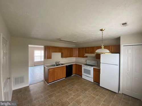 10511 Boxmeer Ct, Fredericksburg VA  22408-0271 exterior