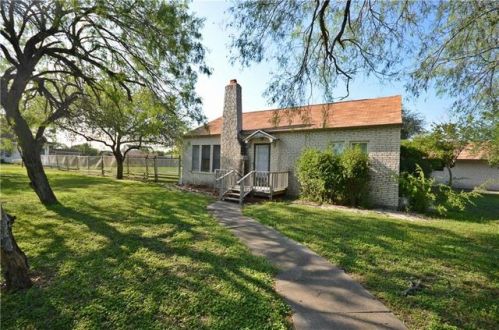 313 6th St, Bishop, TX 78343-2616