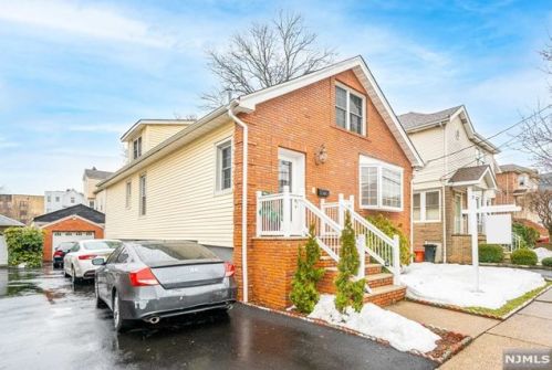 214 Columbus Pl, Cliffside Park NJ  07010-1006 exterior