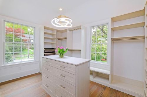 41 Walworth Ave, Scarsdale NY  10583-1433 exterior