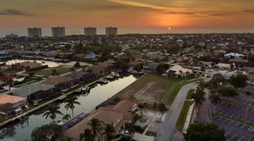 773 Holly Ct, Marco Island FL  34145-1915 exterior