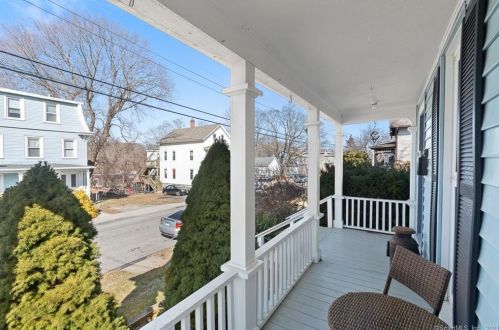 76 Peck St, Norwich, CT 06360-5517