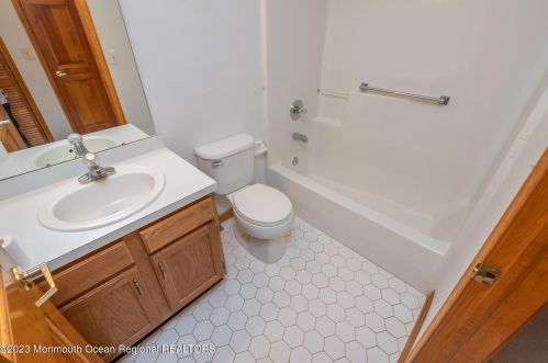 30 Baker Dr, Jackson Twp NJ  08527 exterior