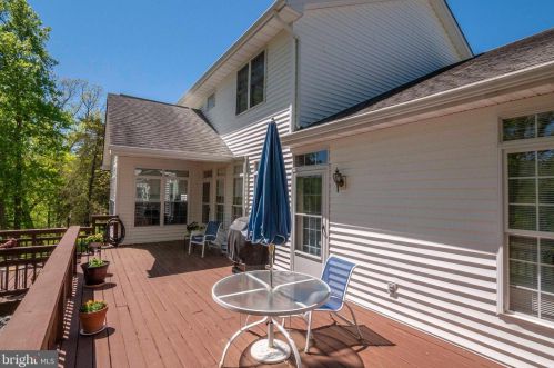 160 Manor Dr, Edinburg VA  22824-3579 exterior