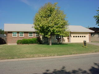 1711 Holly Ln, Pampa, TX 79065-4535