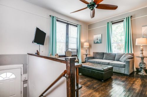 2511 Bernardo De Galvez Ave, Galveston TX 77550 exterior