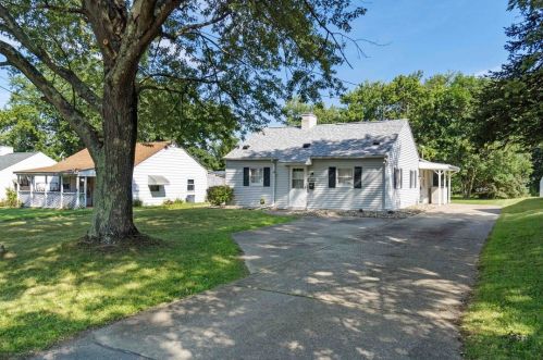 1916 Robinwood St, New Castle, PA 16101-1563