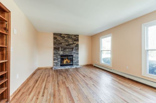 12 Ramblewood Rd, Shoreham NY  11786-2300 exterior