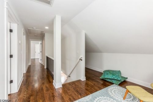 38 La Secla Pl, Berkeley Heights NJ  07922-1234 exterior