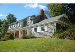 27 Winding Brook Way, Middletown, NJ 07748-2016
