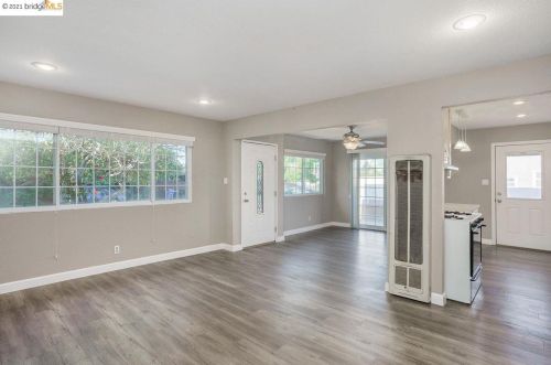 214 Ruby St, Oakley CA  94561-2197 exterior