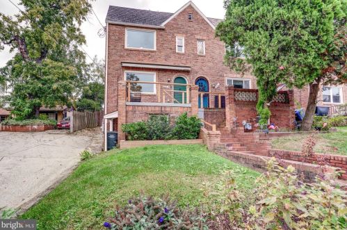 3125 18th St, Washington, DC 20018-2415