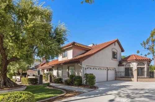 6731 De Grazia Rd, Riverside, CA 92506-5542