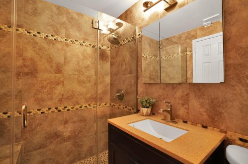 100 Manhattan Ave, Union City NJ  07087-5240 exterior