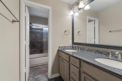 3108 Oak Meadow Dr, Lewisville TX  75028-7626 exterior