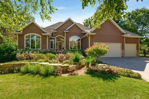 9145 Edinburgh Ln, Saint Paul, MN 55125-9192