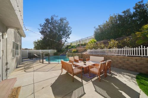 32924 Charmes Ct, Temecula CA  92592-9603 exterior