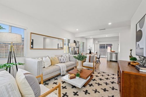 2463 238th St, Torrance, CA 90501-5920