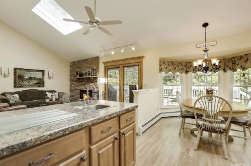 11 Remsen Ct, Mount Sinai NY  11766-1603 exterior