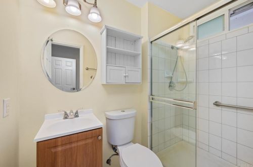 4047 Vista Calaveras St, Oceanside CA  92056-4607 exterior