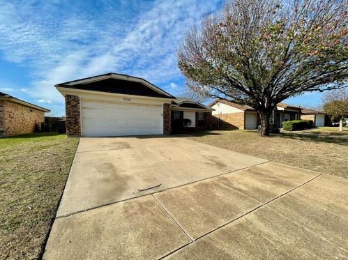 7208 Ridge Rd, Fort Worth, TX 76133-7716