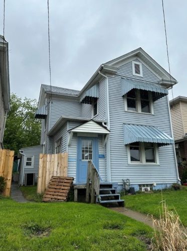 1922 Leishman Ave, New Kensington PA  15068-4245 exterior