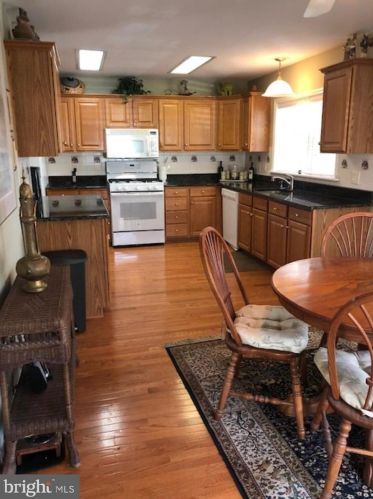 637 Blue Bell Springs Dr, Blue Bell, PA 19422-4288
