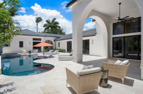 16510 Senterra Dr, Delray Beach FL  33484-6985 exterior