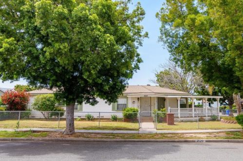 2620 Virginia Dr, National City, CA 91950-7555