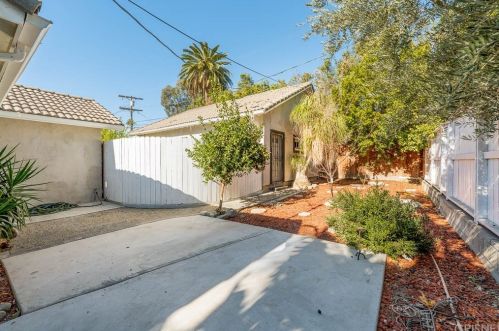 14639 Albers St, Van Nuys CA 91411-3713 exterior
