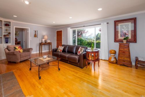 1029 Crest Dr, Santa Rosa CA  95404-2216 exterior