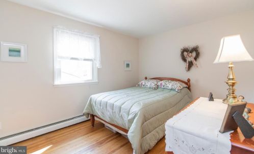 1640 Cavan Dr, Dresher PA  19025-1210 exterior