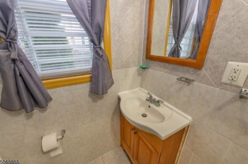 198 Ellis Ave, Irvington NJ  07111-3620 exterior