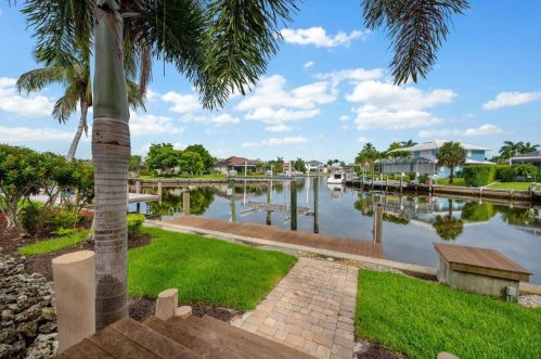 1858 Apataki Ct, Marco Island, FL 34145-4705