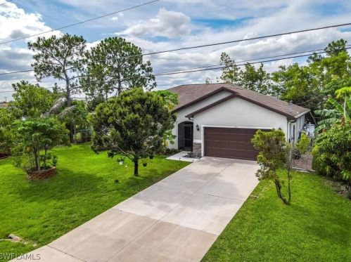 4002 24th St, Lehigh Acres, FL 33976-3821