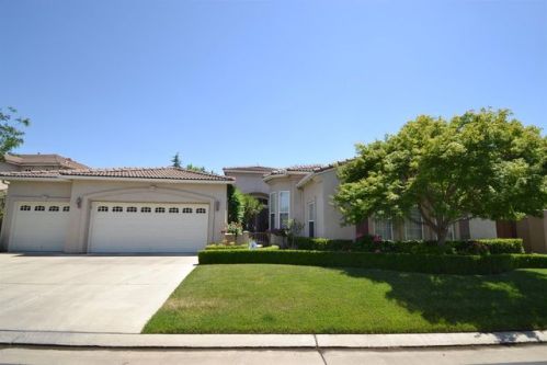 9771 Willey Ct, Fresno, CA 93720-5417