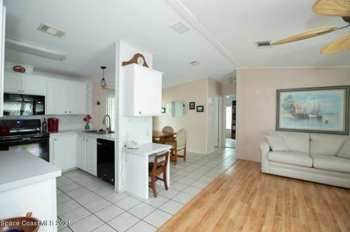 949 Wren Cir, Sebastian FL  32976-7508 exterior