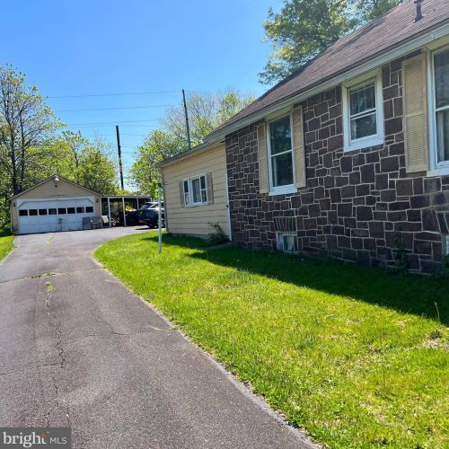 1737 Walnut St, Lansdale, PA 19446-1136