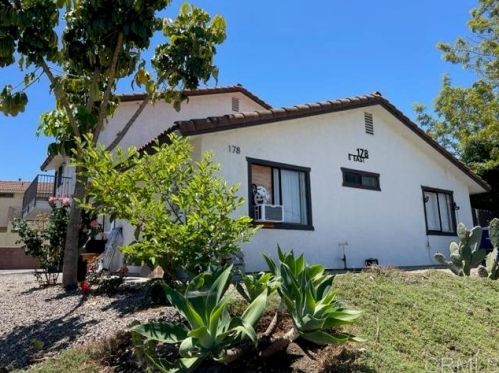 178 East Dr, Vista, CA 92084-4392
