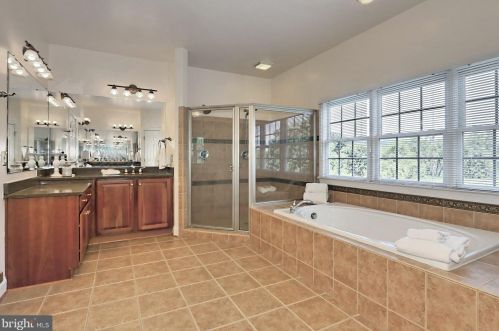 12760 Beebe Ct, Lovettsville VA  20180-2778 exterior