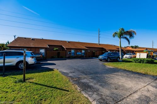 812 47th Ter, Cape Coral, FL 33904-9003