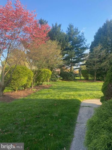 202 Adrian Dr, Easton, PA 18040-7719