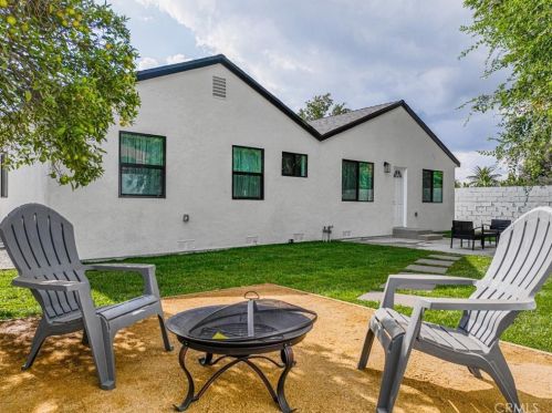295 Poppyfields Dr, Altadena CA  91001-4837 exterior