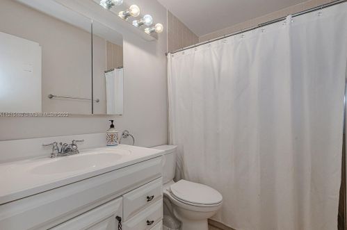 3220 37th St, Hollywood FL  33021-2636 exterior