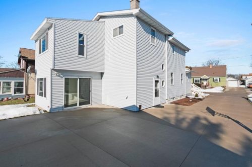 341 Grandview Ave, Menasha WI  54952-2225 exterior