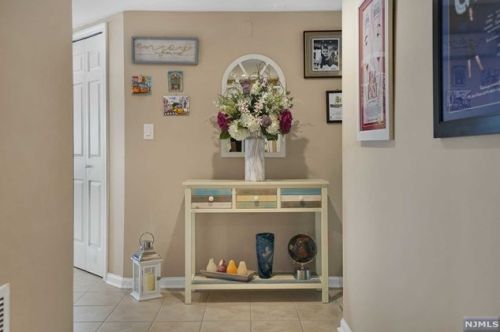 605 Thornton Ct, Edgewater, NJ 07020-1638