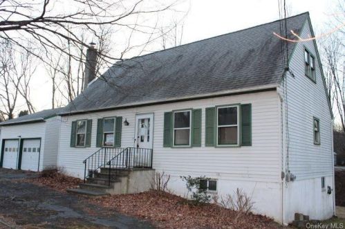 96 Plattekill Rd, Marlborough, NY 12542-5614