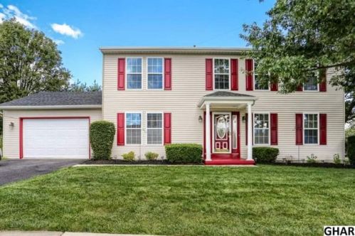 65 Greenmont Dr, West Enola PA  17025-2643 exterior